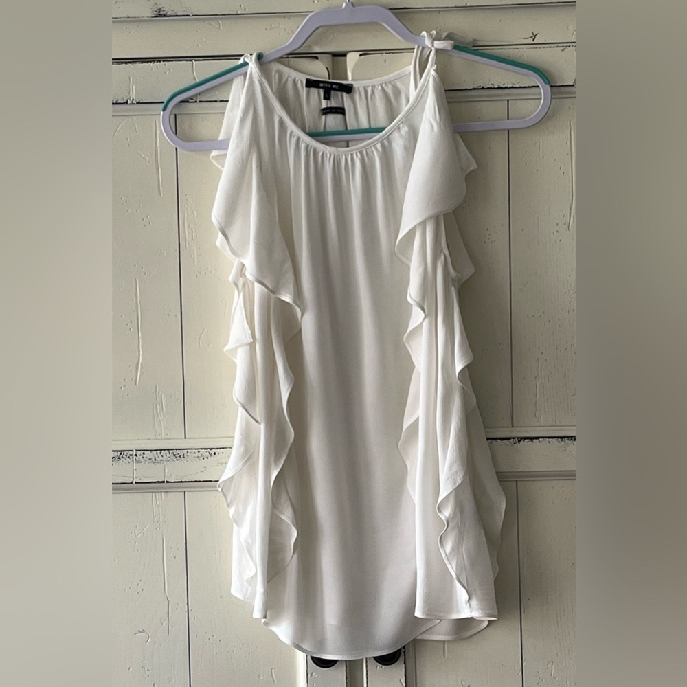 Sleeveless Miss Me Top No Iron Like New Size Large
